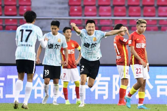 给岳m洗澡勃起